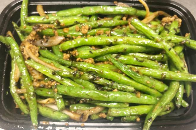 Green Beans with minced pork in Black Bean Sauce 豉汁肉碎四季豆